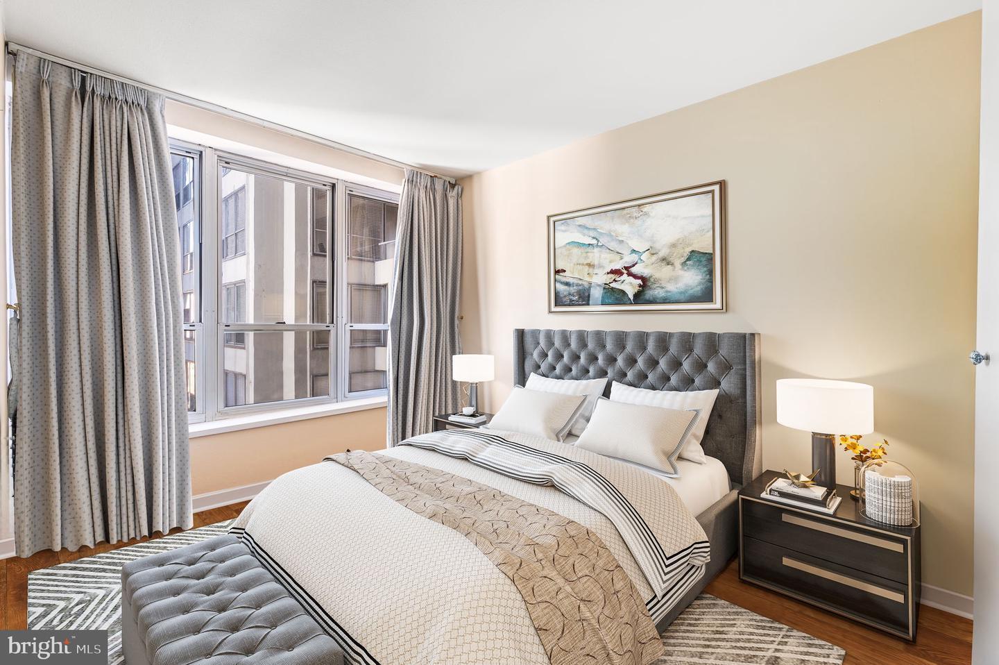 Building Photo - 224 W Rittenhouse Sq