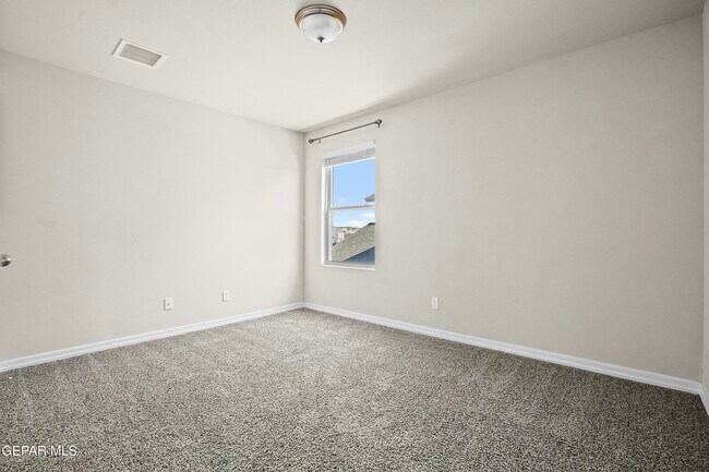 Building Photo - 12265 Desert Pine Ave