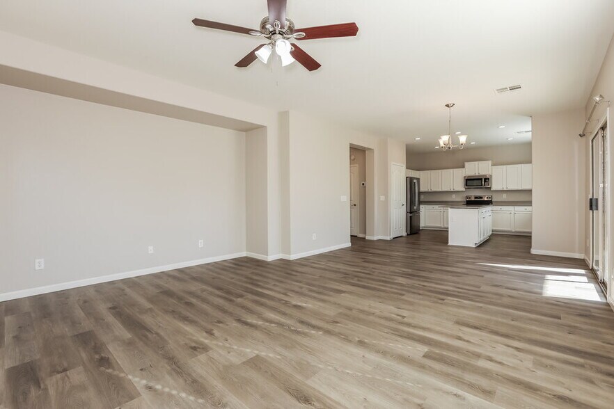 Building Photo - 4515 E Oxford Ln