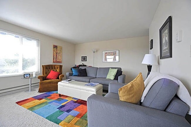 Interior Photo - Norseman Apartments