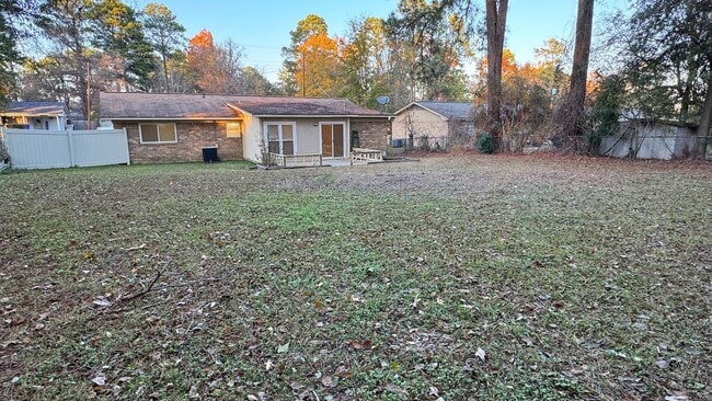 Building Photo - 112 Crestview Dr