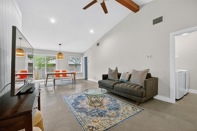 Building Photo - 1182 Waller St