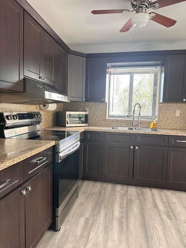 Building Photo - 20600 SW 116th Rd