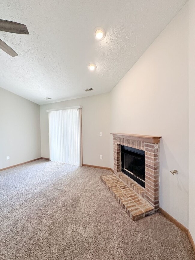 Building Photo - Spacious 2-Bed, 2-Bath Duplex with Attache...