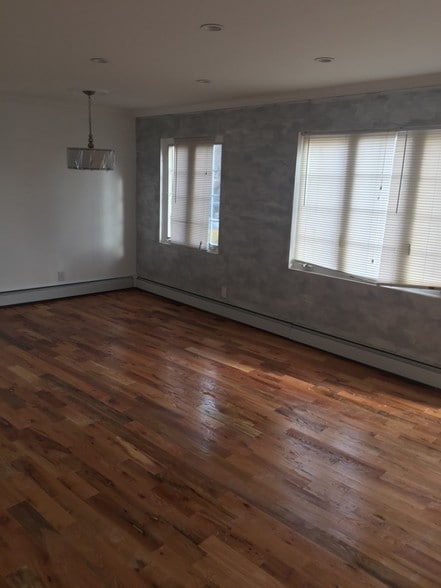 Building Photo - 9001 Farragut Rd