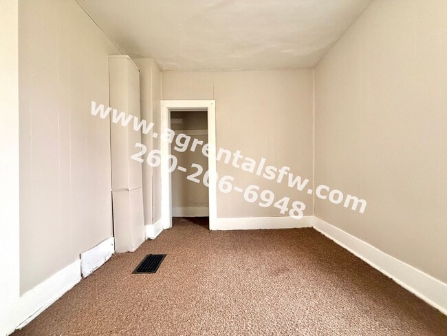 Building Photo - 4 Bedroom House