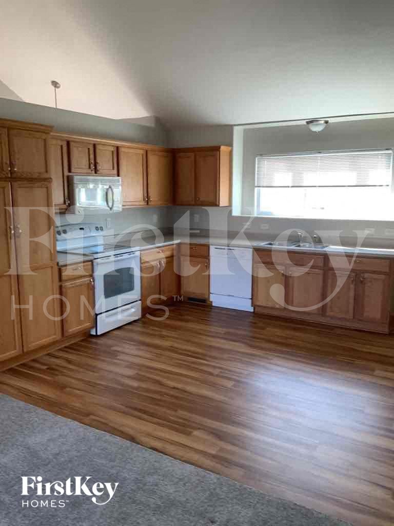 Building Photo - 11425 N Farley Ave