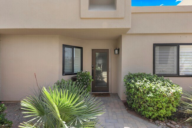 Building Photo - 76570 Hollyhock Dr