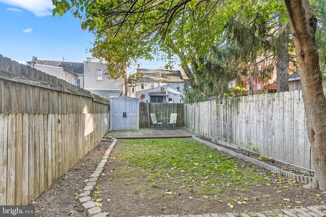 Building Photo - 624 St Joseph St