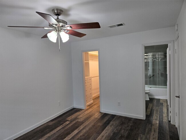 Building Photo - 839 Wax Myrtle Ln