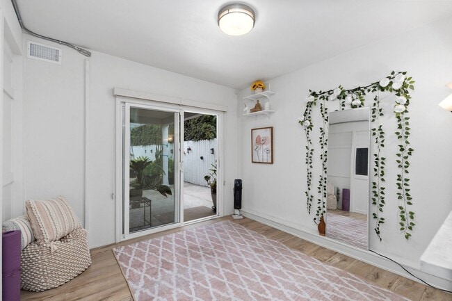 Building Photo - Stunning completely renovated home in Tustin