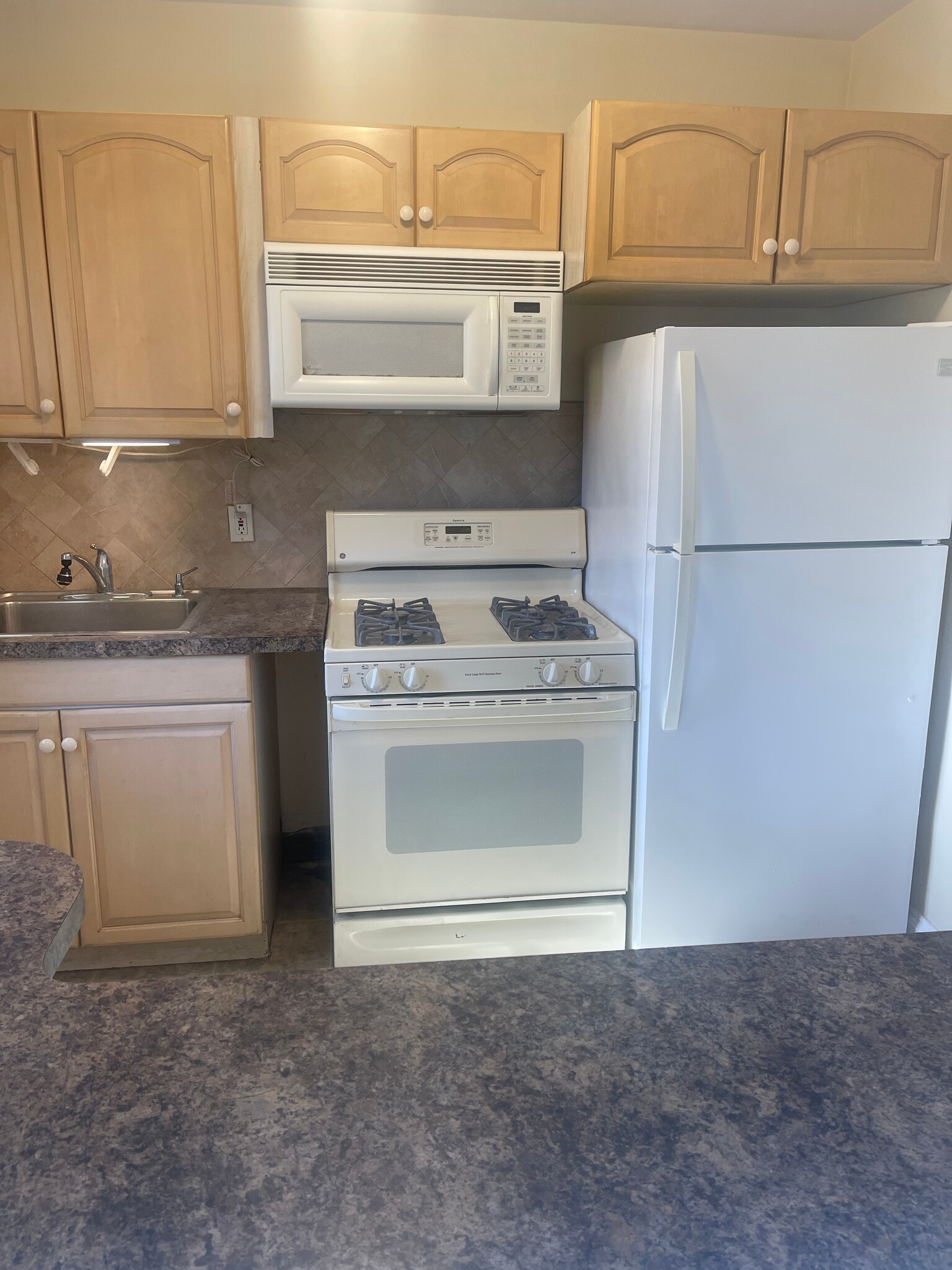 CLEAN UNIT - 116 Brinkerhoff St