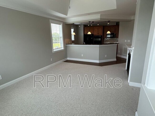 Building Photo - 10411 Rosegate Ct
