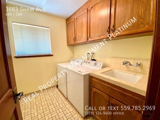 Building Photo - $2,750, Shaw & Leonard 4 Bedroom Country Home