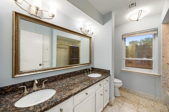 Building Photo - 15726 Walkwood Dr