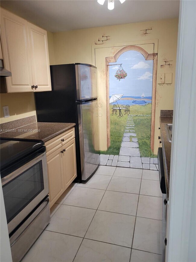 Building Photo - 2020 NE 135th St