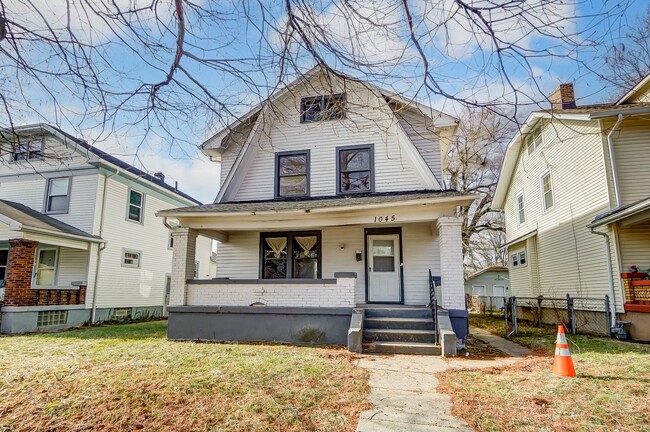 Primary Photo - Home for Lease in Dayton!