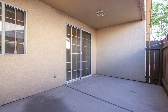 Building Photo - Prescott Valley Duplex with 2 Car Garage
