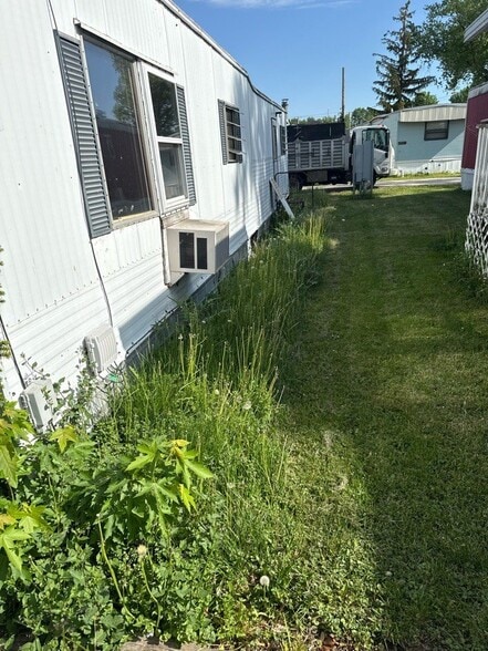 Building Photo - 6384 Oakwood Dr