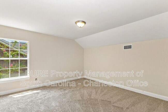 Building Photo - 106 Walden Ridge Way