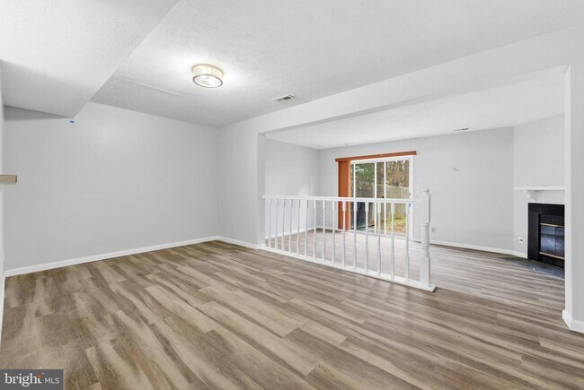 Building Photo - 115 Villa Knoll Ct