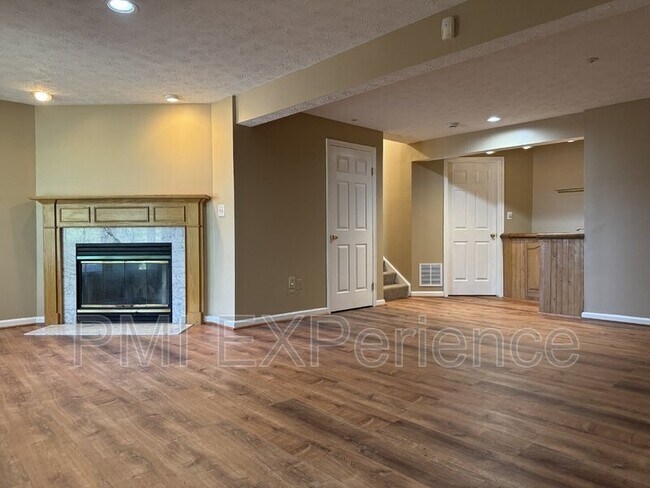 Building Photo - 12744 Wedgedale Ct