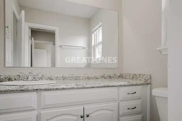 Building Photo - 3401 Blackstone St