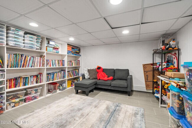 Building Photo - 523 Westwood Ave