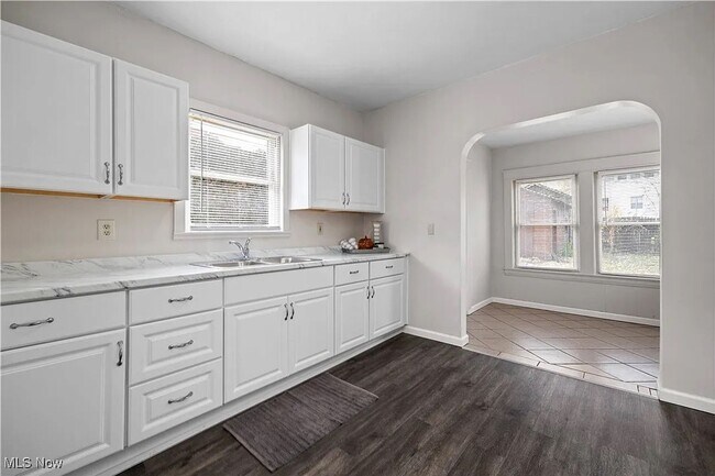 Building Photo - Renovated 3 Bedroom Home with 2 Baths