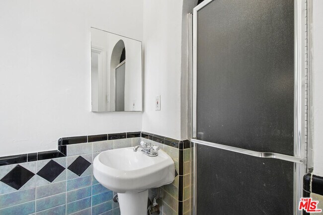 Building Photo - 9221 Alcott St