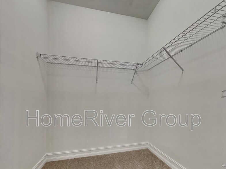 Building Photo - 1098 Enbrook Lp