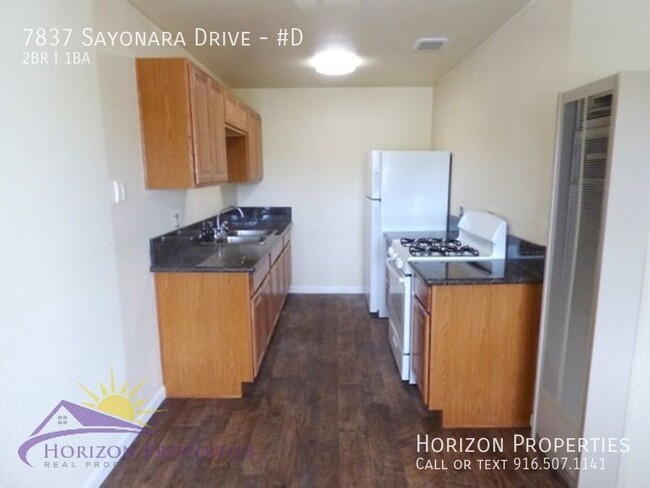 Building Photo - 2 Bed 1 Bath 2nd Floor Fourplex Unit in Ci...