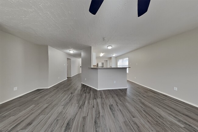 Building Photo - 2908 Piccadilly Circus