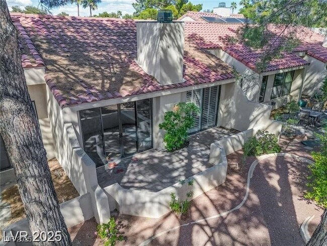 Building Photo - 2723 Seabridge Dr