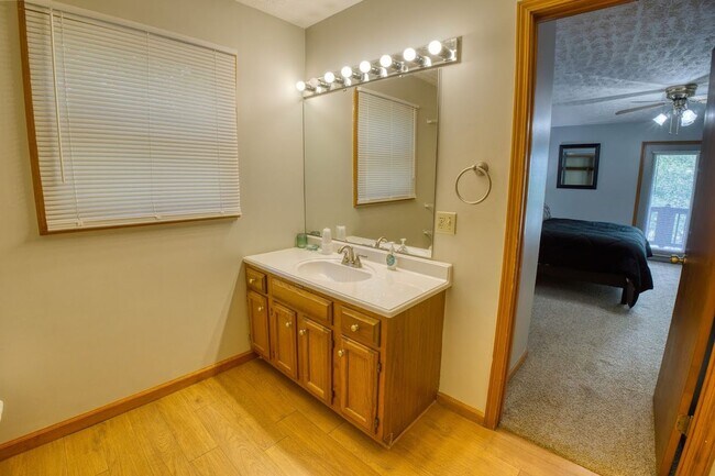 Building Photo - Monthly Waterfront Cabin with Slip