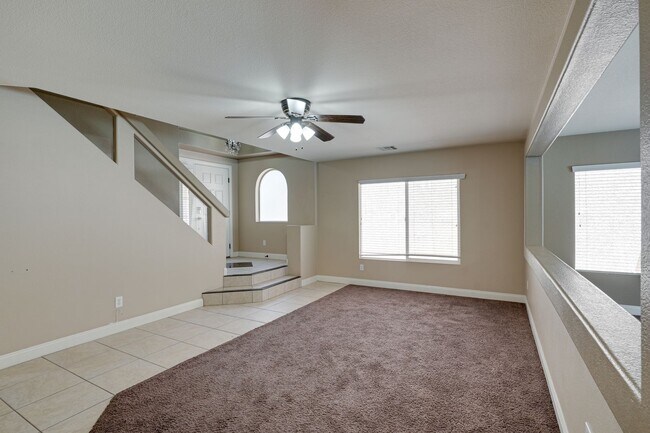 Building Photo - 4-Bedroom Home with Heated Pool & Spa