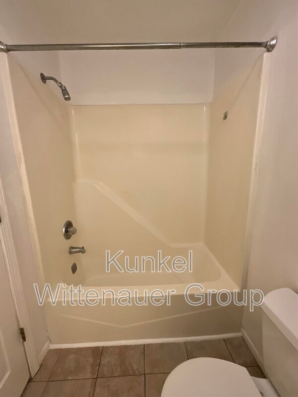 Building Photo - 23 Innsbruck Ln