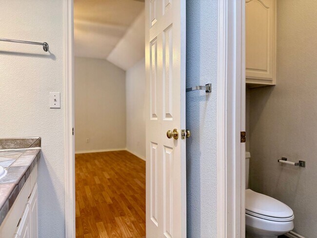 Building Photo - For Rent