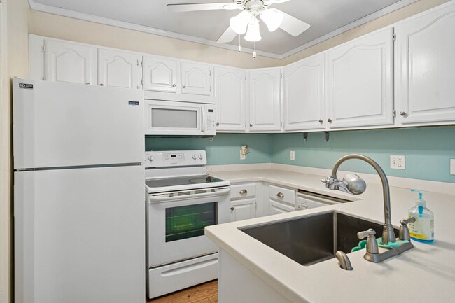 Building Photo - 38256 Hummingbird Ln