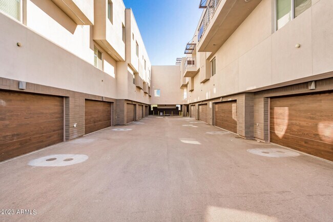 Building Photo - 7550 E Osborn Rd