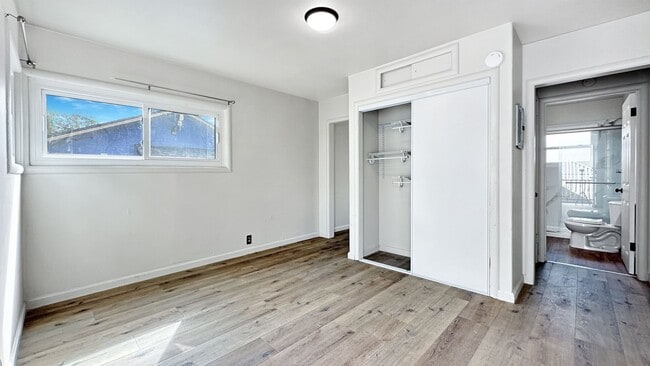 Building Photo - Cozy Studio with Fantastic Landscaping in ...