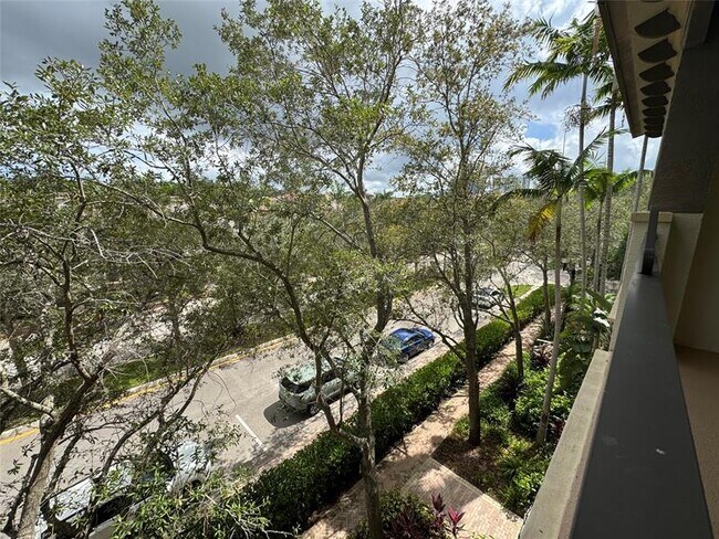 Building Photo - 3055 NW 126th Ave