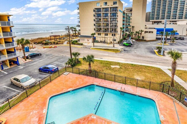 Building Photo - 202 75th Ave N