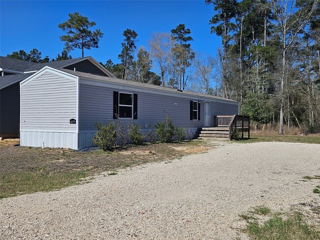 Building Photo - 16299 Crockett Martin Ests Dr