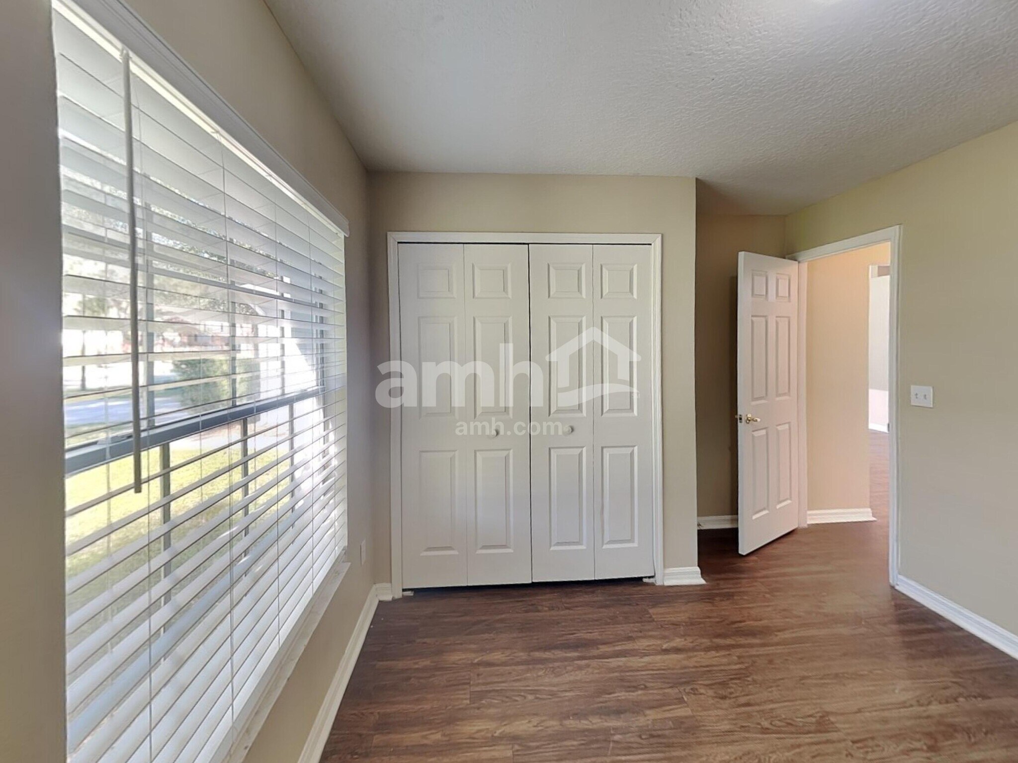 Building Photo - 321 Sterling Lake Dr