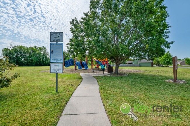 Building Photo - 5 Bedroom 3 Bathroom | Glen Hills - Derby, KS