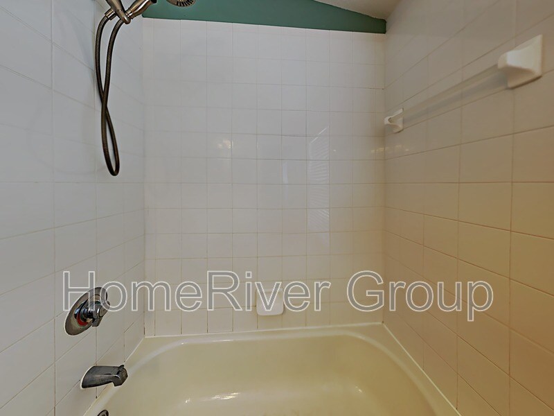 Building Photo - 1224 Charlesworth Dr