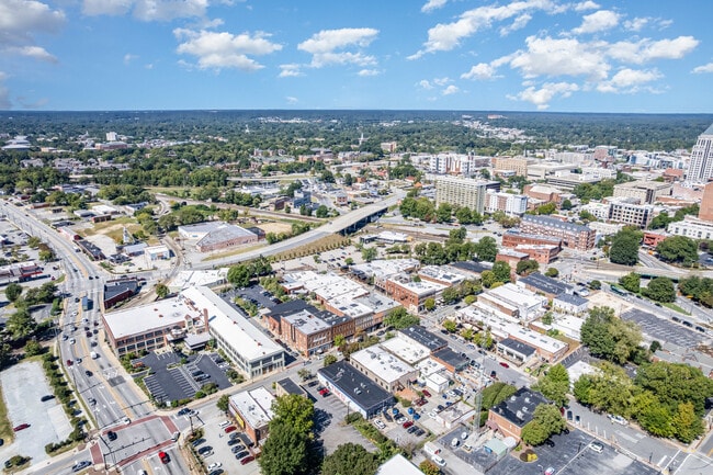 Building Photo - 360 S Elm St