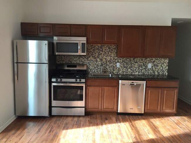 Primary Photo - 601 N 39th St