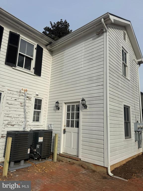 Building Photo - 12 Wirt St NW